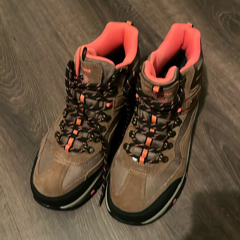 Sketchers Women's Hiking Boots - Brown and Pink. Never Worn Just too Big.